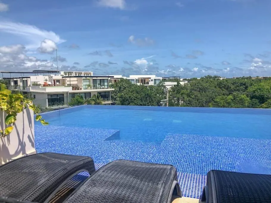 Suit Next To The Common Top Roof Exclusive Building Kingsize Bed 2 Super Pools, Gym, Grill Tulum