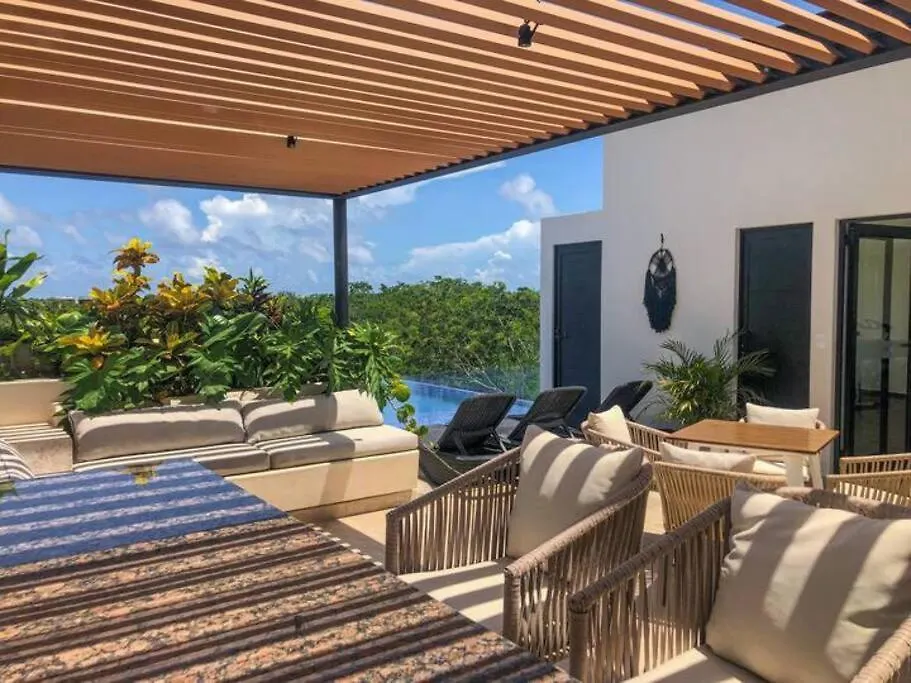 Suit Next To The Common Top Roof Exclusive Building Kingsize Bed 2 Super Pools, Gym, Grill Tulum 0*,  Mexico
