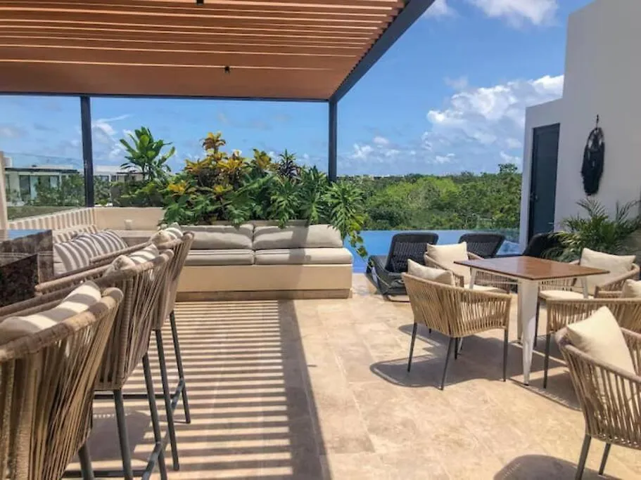 Suit Next To The Common Top Roof Exclusive Building Kingsize Bed 2 Super Pools, Gym, Grill Tulum Holiday home