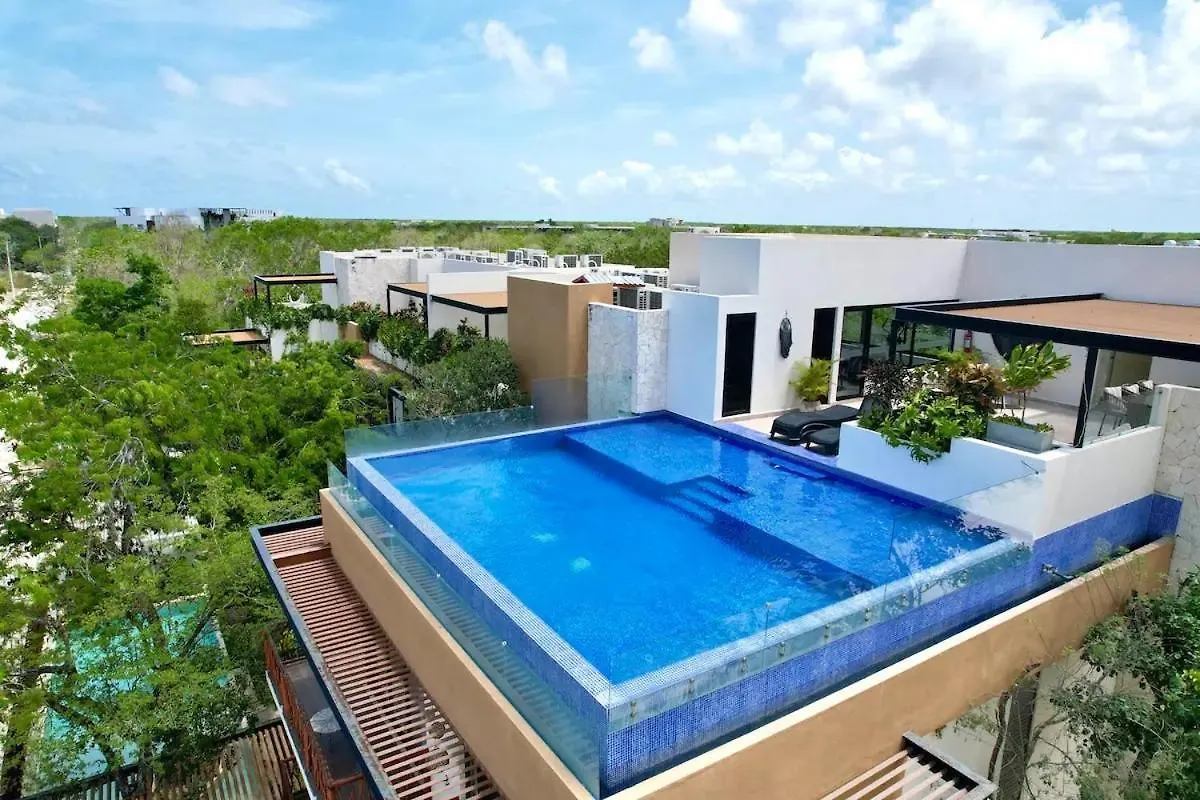 Suit Next To The Common Top Roof Exclusive Building Kingsize Bed 2 Super Pools, Gym, Grill Tulum 0*,  Mexico